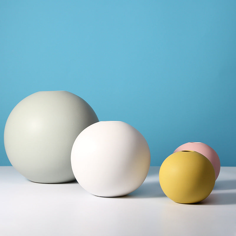 Nordic Ball Vase
